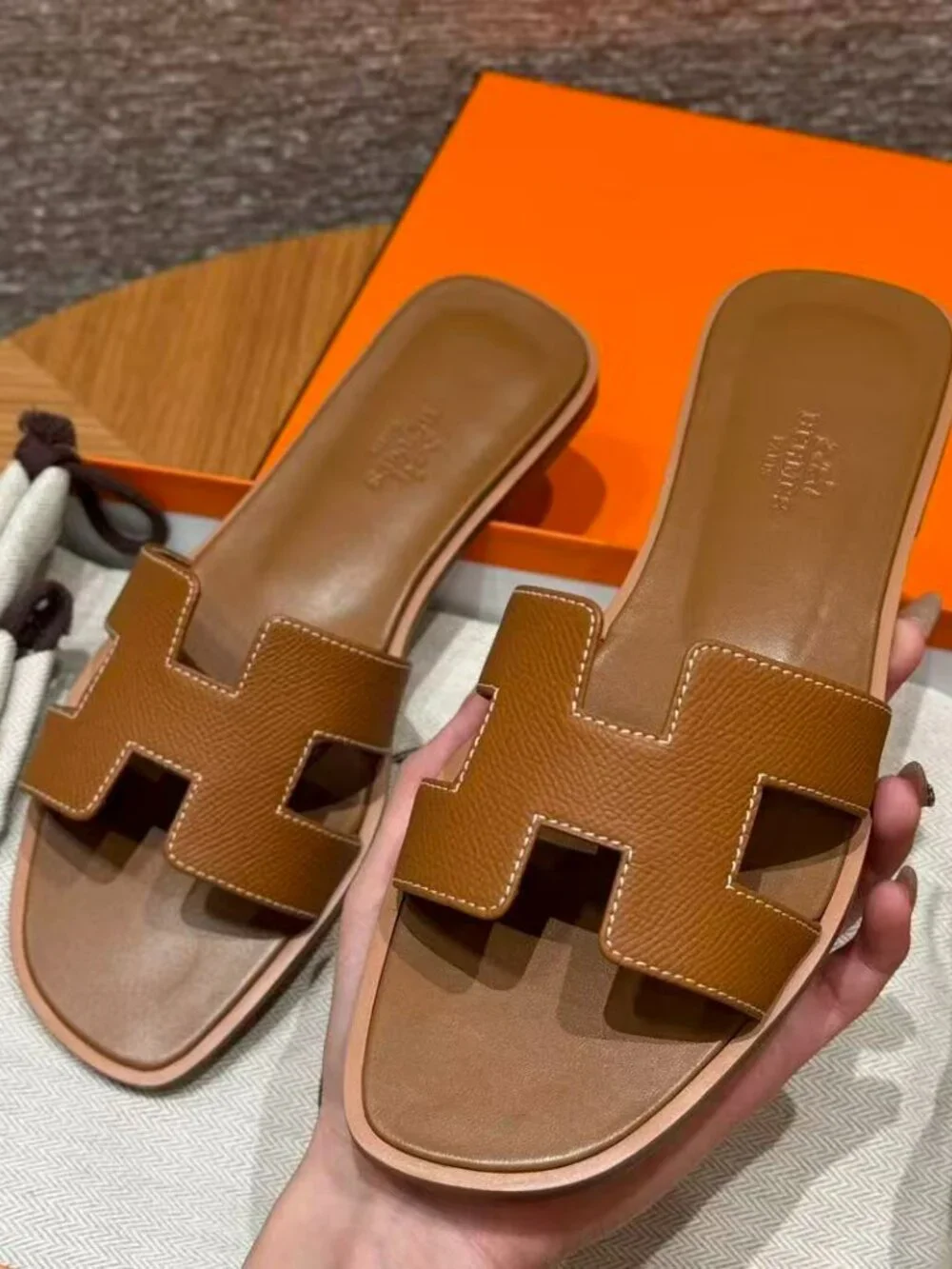 Hermes Iconic Oran Brown Slide Sandals